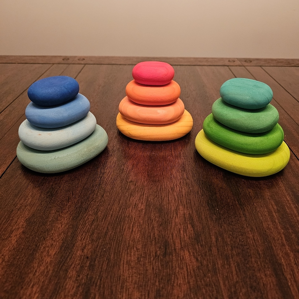 Set of 3 wooden stacking pebbles
